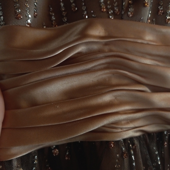 🧁B2G1🧁 NV Couture Glittery Grey and Peach Strapless Special Occasion Dress - Picture 8 of 9